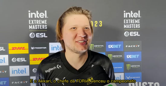 这是他获胜 这是他获胜