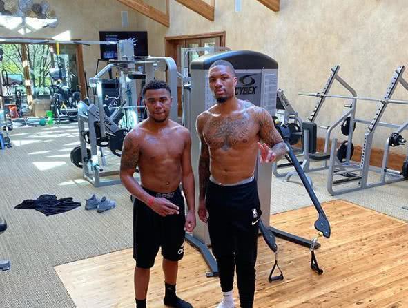 的门槛前 的门槛前