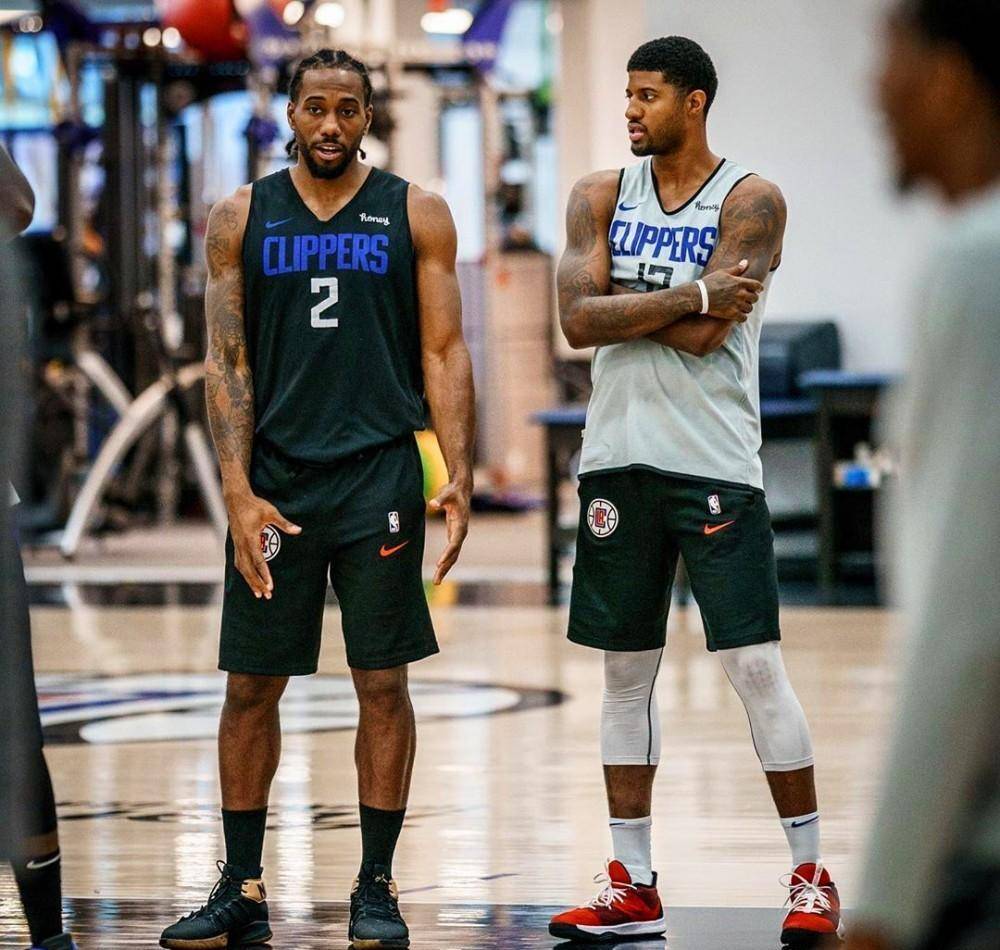 他再反跑杀 他再反跑杀