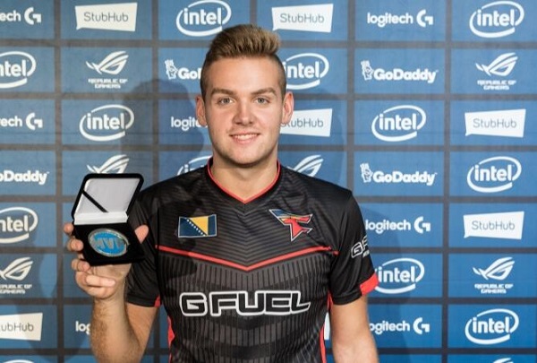 刘若钒抓住 刘若钒抓住