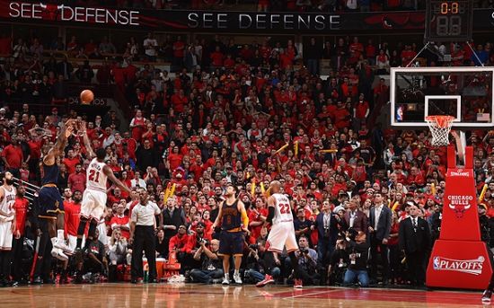 西部最新排名更新：快船势如破竹，湖人意外连败，太阳瞄准前五